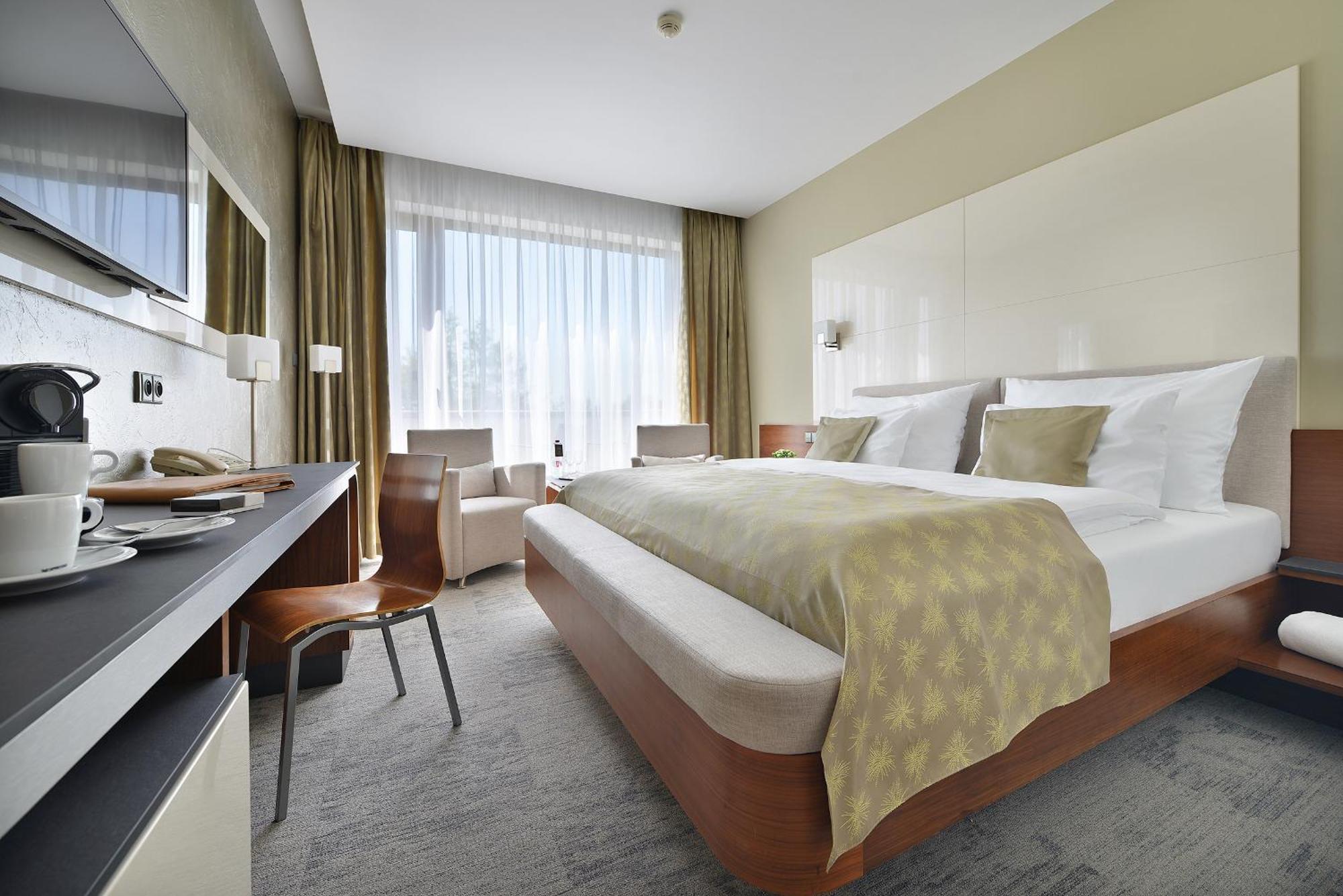 Wellness Hotel Diamant Глубока-над-Влтавой Экстерьер фото