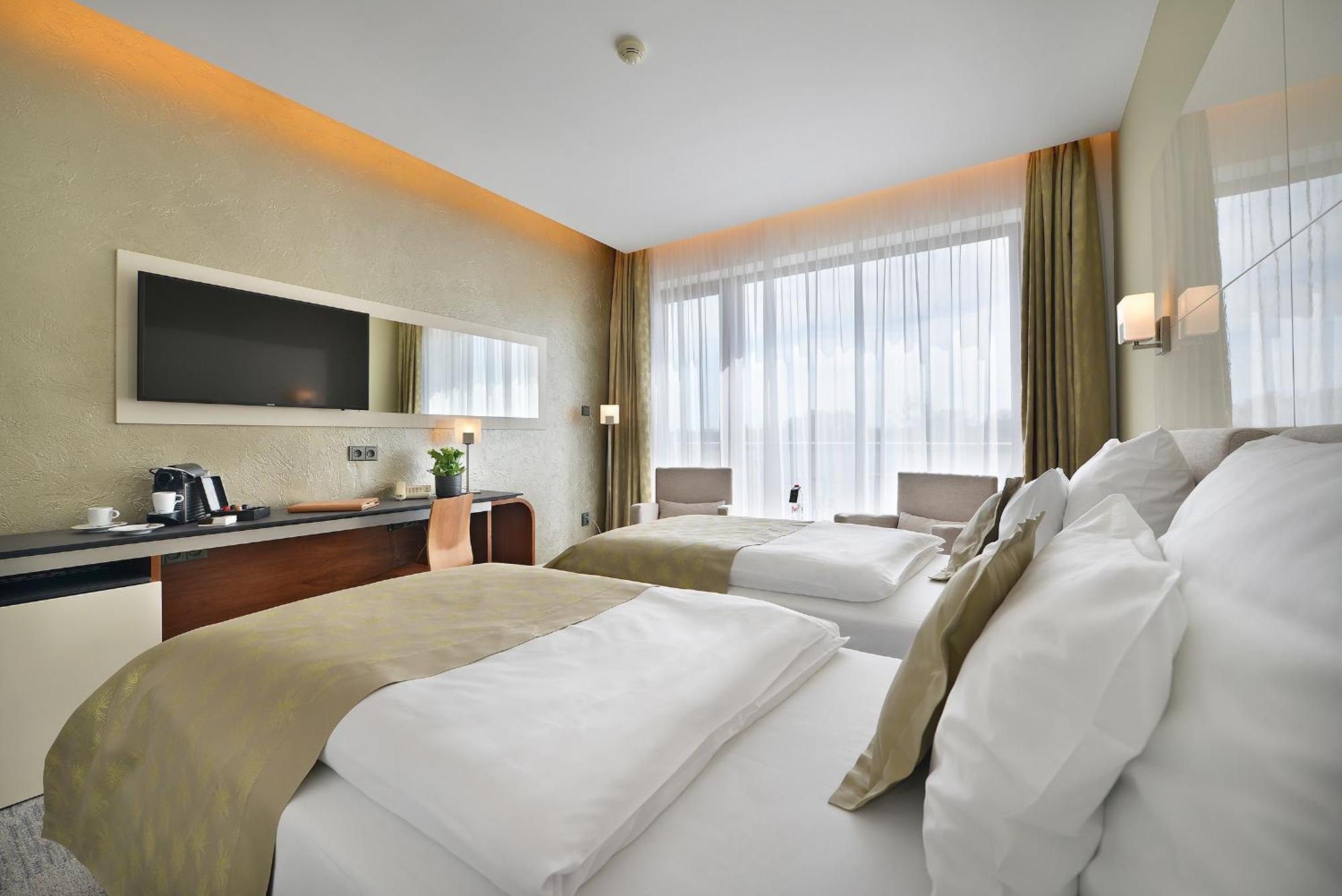 Wellness Hotel Diamant Глубока-над-Влтавой Экстерьер фото
