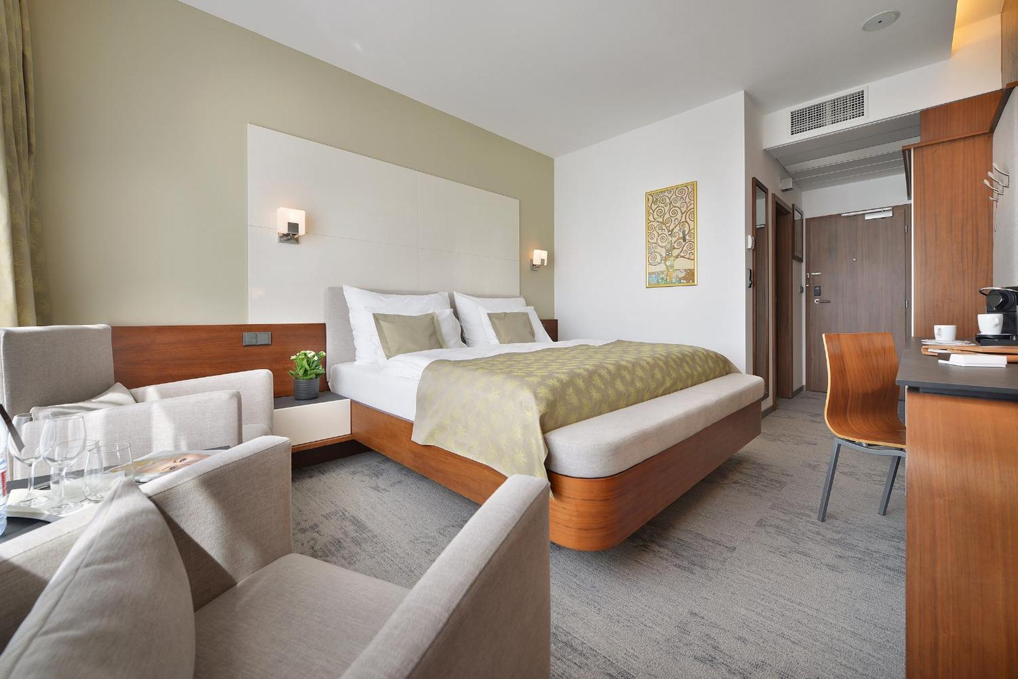 Wellness Hotel Diamant Глубока-над-Влтавой Экстерьер фото