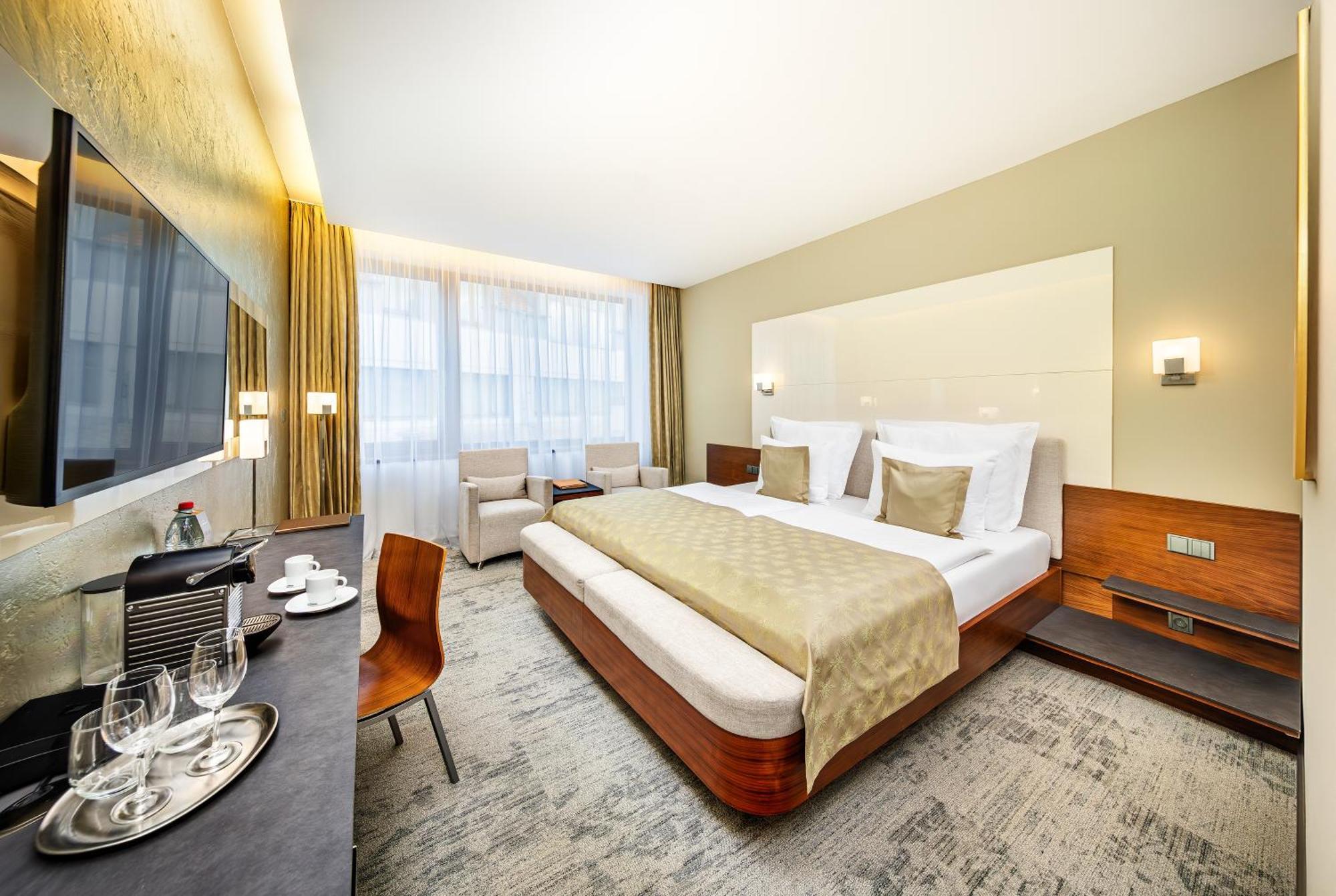 Wellness Hotel Diamant Глубока-над-Влтавой Экстерьер фото