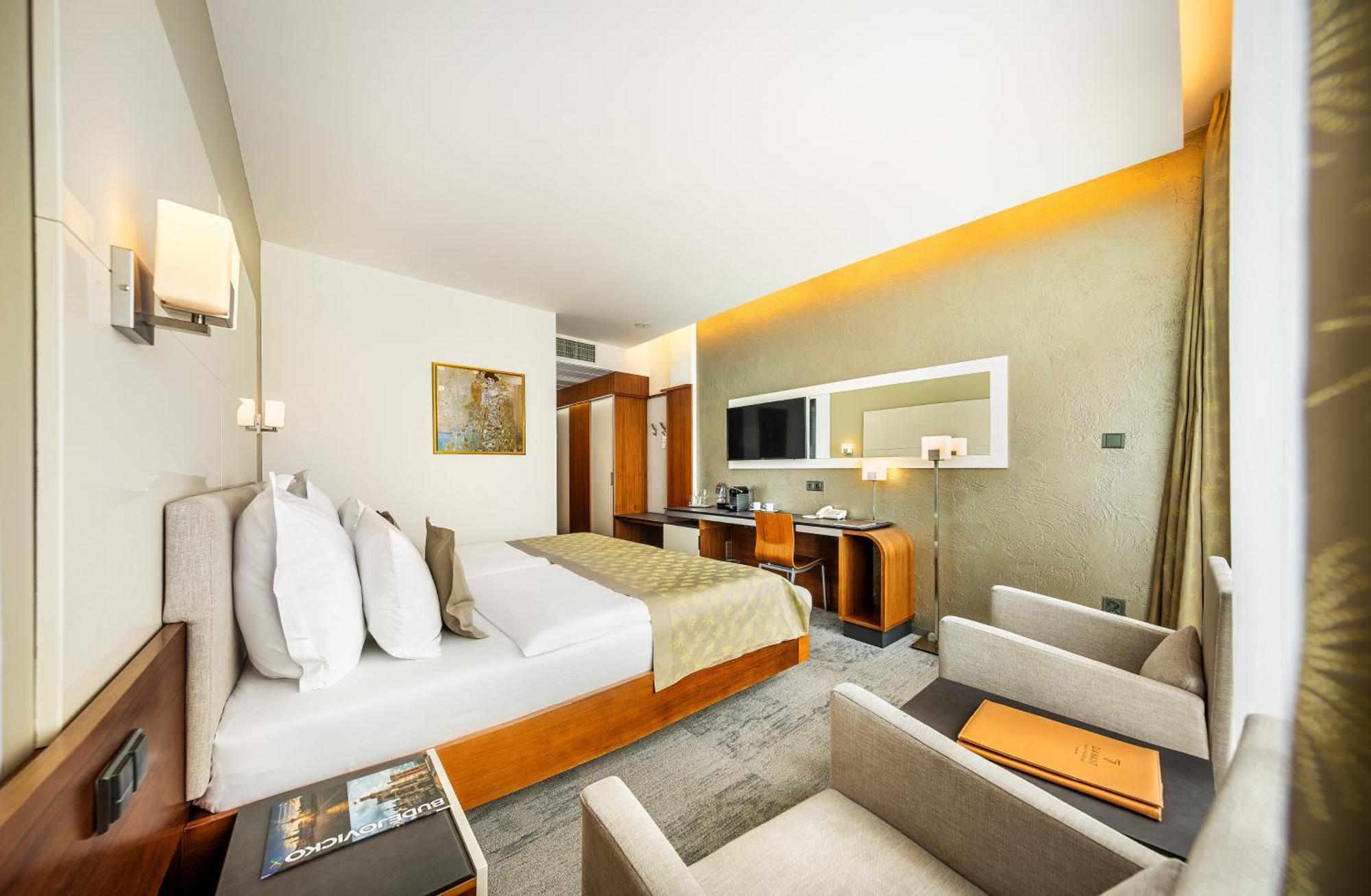 Wellness Hotel Diamant Глубока-над-Влтавой Экстерьер фото