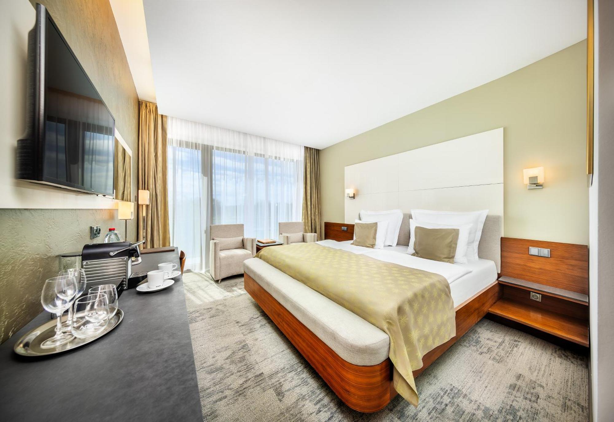 Wellness Hotel Diamant Глубока-над-Влтавой Экстерьер фото