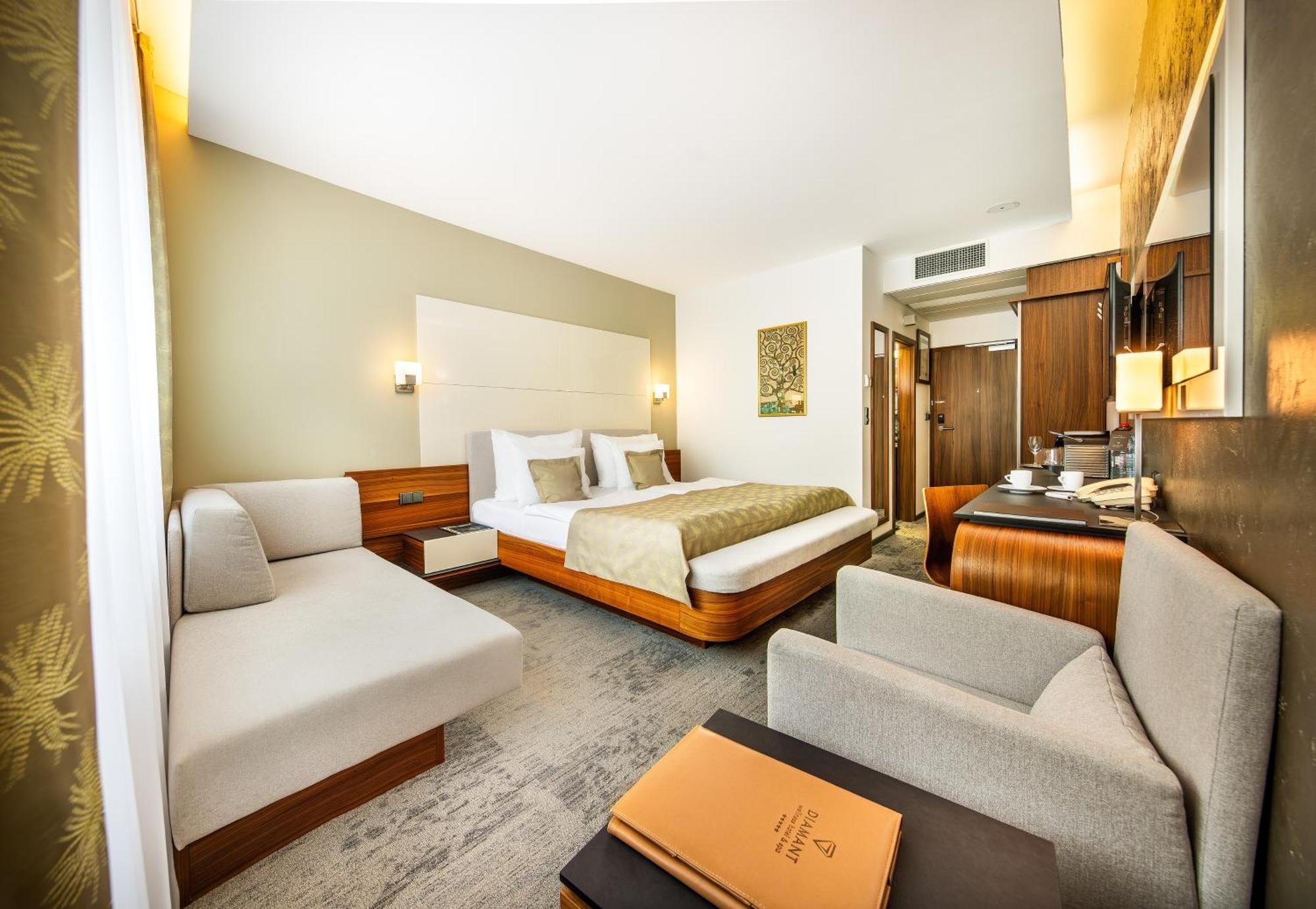 Wellness Hotel Diamant Глубока-над-Влтавой Экстерьер фото