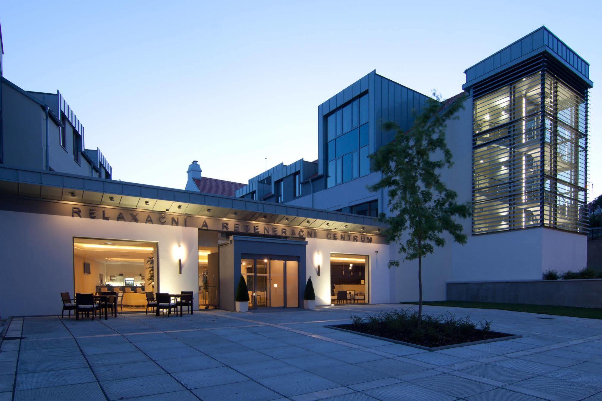 Wellness Hotel Diamant Глубока-над-Влтавой Экстерьер фото
