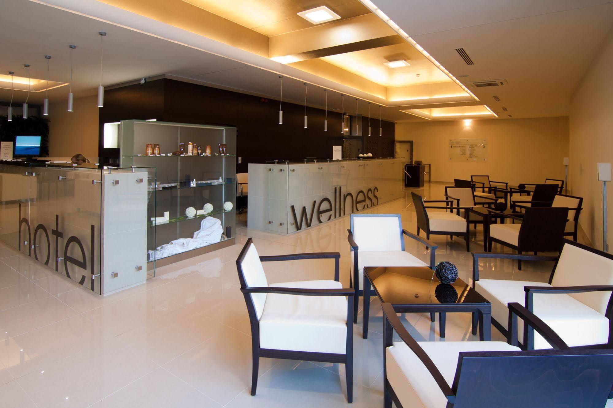 Wellness Hotel Diamant Глубока-над-Влтавой Экстерьер фото