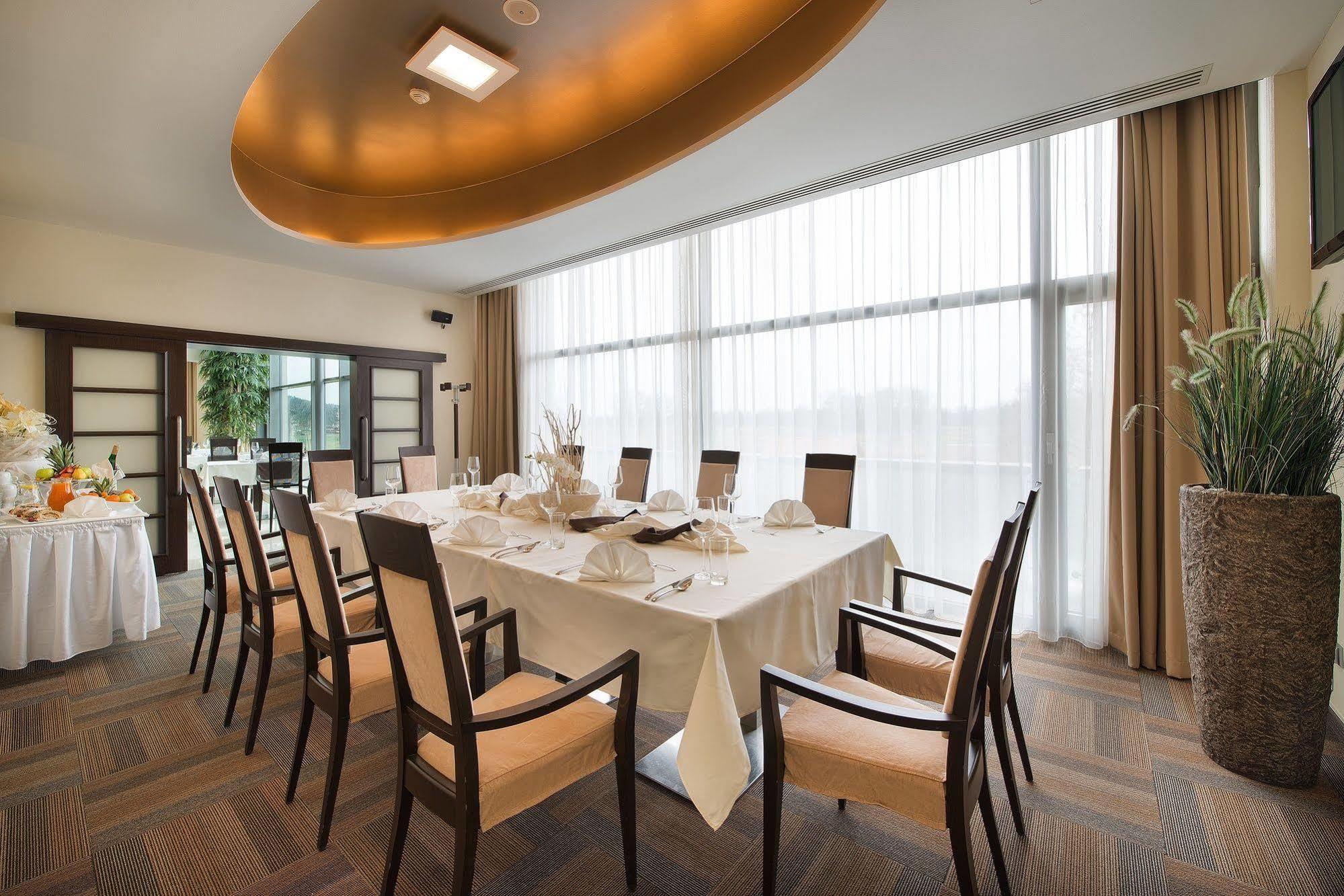Wellness Hotel Diamant Глубока-над-Влтавой Экстерьер фото