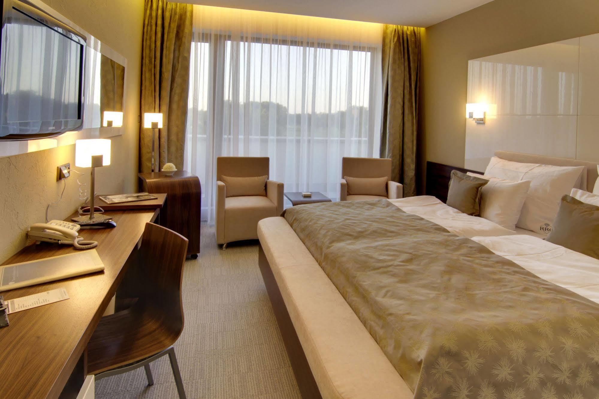 Wellness Hotel Diamant Глубока-над-Влтавой Экстерьер фото